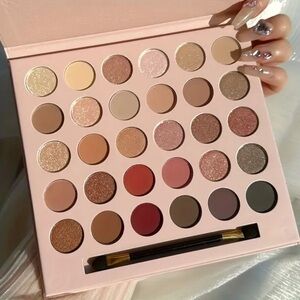 Eyeshadow palette Smoke N' Roses Pressed Powder Palette